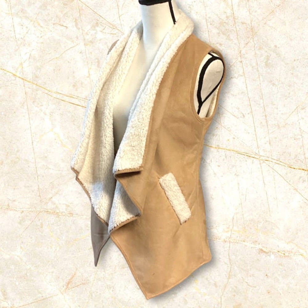 HAVE Flyaway Faux Fur Suede Women's‎ Vest w Pockets in Camel Tan Small